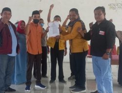 Wakil Ketua Bidang Organisasi DPD Hanura Sulteng, Serahkan SK Kepada Ketua DPC Hanura Sigi