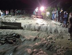 Kali Pondo Meluap, Polsek Marawola Terjun ke TKP Banjir