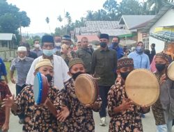 Rebana dan Tari Neaju Sambut AH Saat Reses di Lombonga