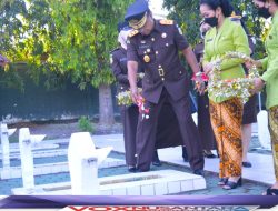 Kajati Sulteng Upacara dan Ziarah di Taman Makam Pahlawan