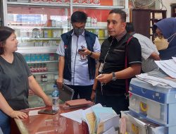 Tim Pengawas dan Pengecekan Obat Sirup Geledah 6 Apotek di Kota Palu