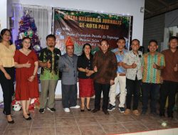 Ibadah Natal Bersama, Keluarga Jurnalis Kota Palu Donasi Pembangunan Pastori Gereja GKST di Suku Wana Morut