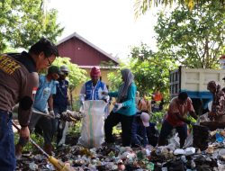 Kolaborasi Huabao, Pemdes dan Masyarakat Gelar Bersih-Bersih Lingkungan di Tondo