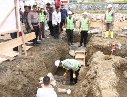 Pj Bupati Rachmansyah Letakkan Batu Pertama Pembangunan Gedung Aula Polres Morowali