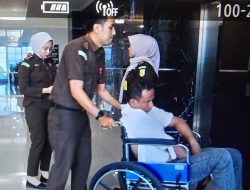 Skandal Korupsi Alkes Untad: Tersangka Pingsan Saat Ditahan