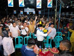 Ribuan Warga Tinombala Hadiri Kampanye Anwar-Reny Meski Lapangan Berlumpur