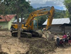 Arahan Gubernur Sulteng, Jembatan Darurat dan Excavator Diterjunkan ke Lokasi Banjir Wombo