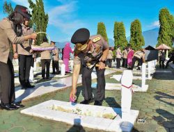 Kapolda Sulteng Pimpin Ziarah Rombongan Peringati HUT Bhayangkara ke-79