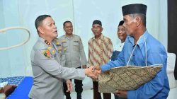 Kapolda Sulteng Irjen Agus Resmi Melepas 11 Orang Peserta Umroh