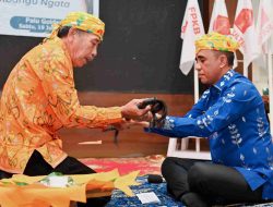 Gelar Tomaoge Tomanasa Ri Tanah Kaili Dianugerahkan Kepada Gubernur Anwar Hafid