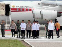 Disambut Gubernur Anwar Hafid, Wapres Gibran Tinjau Poso Pascagempa