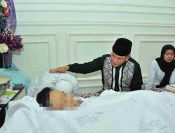 Kapolda Sulteng Beri Penghormatan Terakhir untuk Kasubbid Penmas AKBP Sugeng Lestari