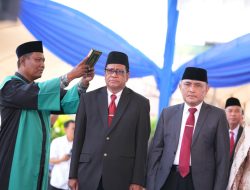 Tutup 2025, Gubernur Anwar Hafid Lantik 36 Pejabat dan Serahkan 3.230 SK PPPK