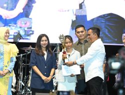 Gubernur Anwar Hafid Tutup Gebyar HUT ke-22 Tojo Una-Una, Ribuan Warga Padati Lapangan Eks STQH Ampana