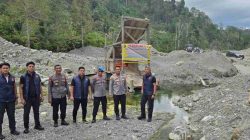 Polda Sulteng dan Polres Parimo Tertibkan PETI di Parimo, Sejumlah Fasilitas Tambang Dimusnahkan