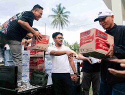 Ketua KONI Sulteng Fathur Razaq Turun Langsung Bagikan Bantuan Para Korban Gempa di Sigi