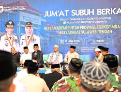 Ribuan Jamaah Padati Kantor Gubernur Sulteng 
